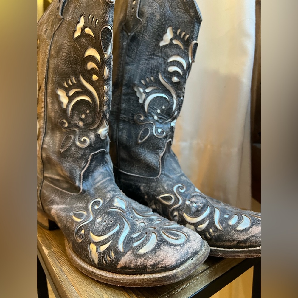 Women’s Roper Cutout Boots, Size 11